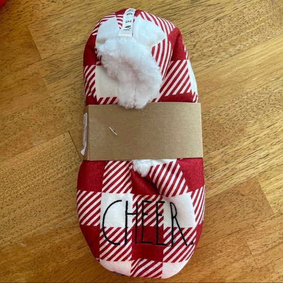 Rae Dunn CHEER Slippers Plaid Red & White Size S/M 5-7 BRAND NEW!! - Picture 2 of 6